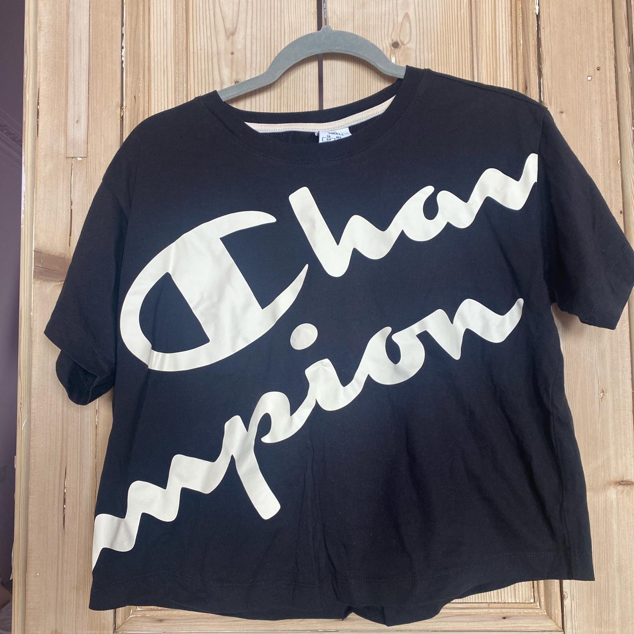 Champion Women's T-shirt | Depop