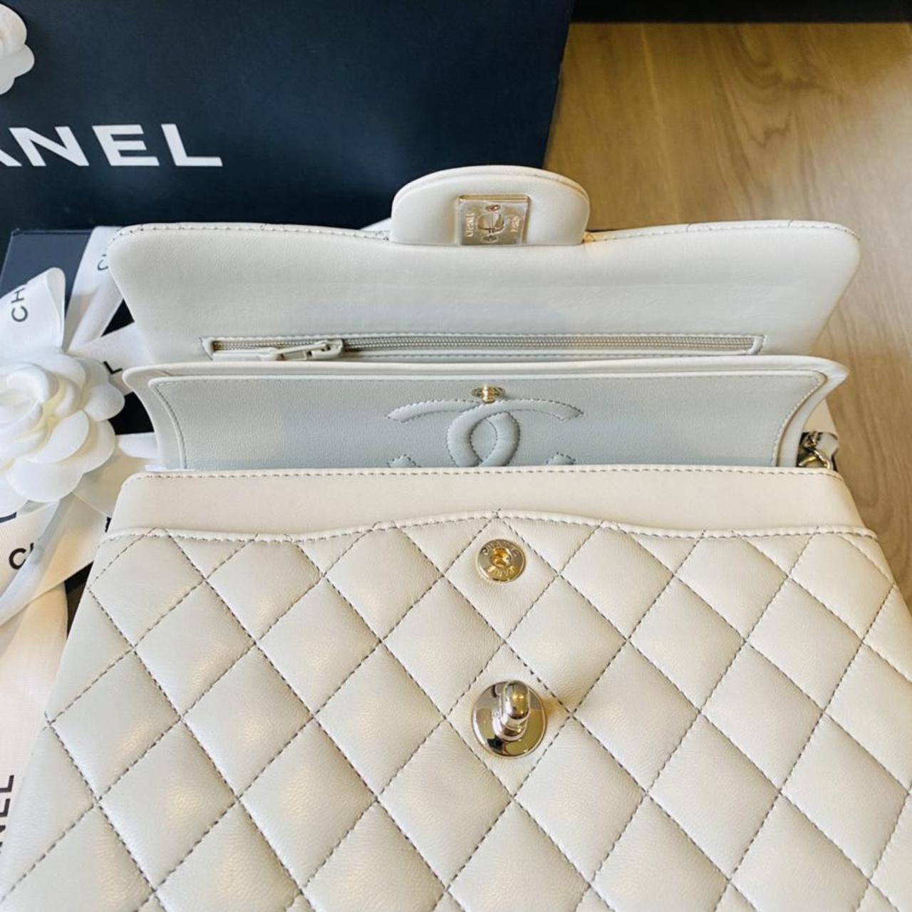 Chanel Women's Cream and Gold Bag (3)