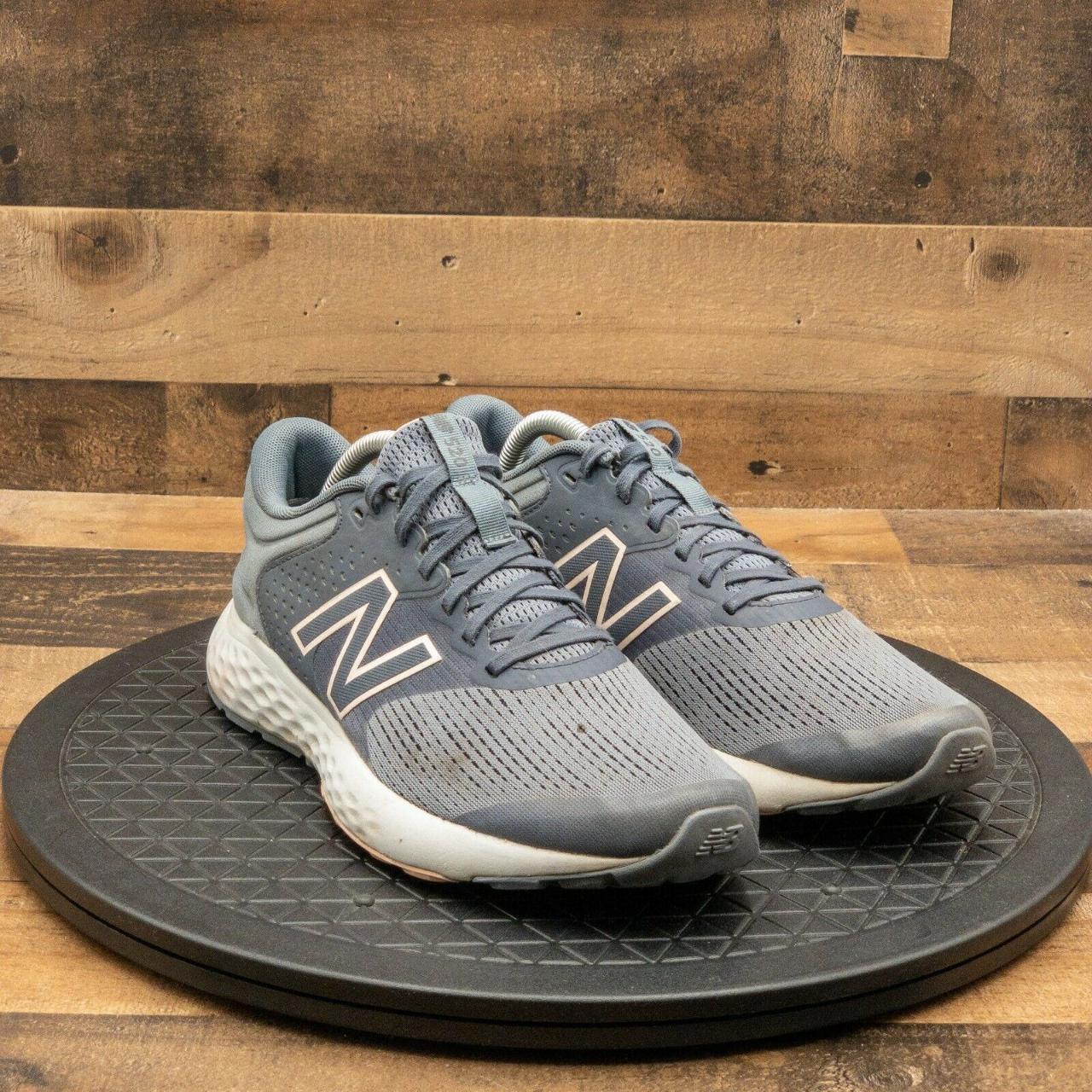 New Balance Women's Blue and Grey Trainers (3)