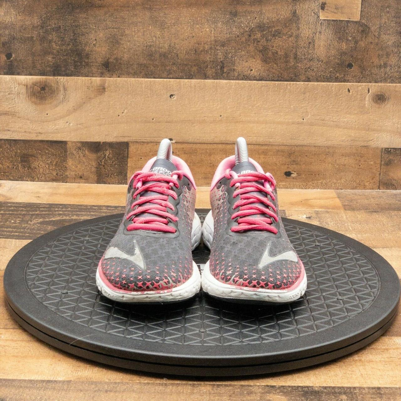 Women's Grey and Pink Trainers (3)
