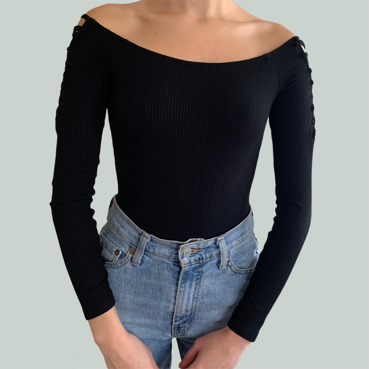 Bershka shoulder cut out bodysuit🖤 Material 🧶 95%... - Depop