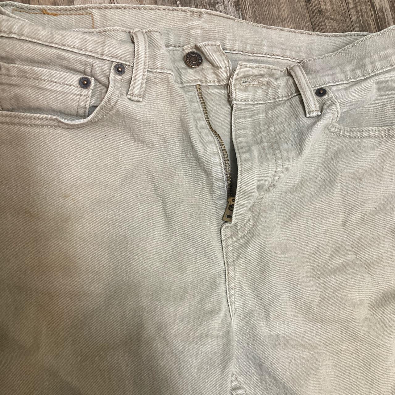 khaki levi pants
