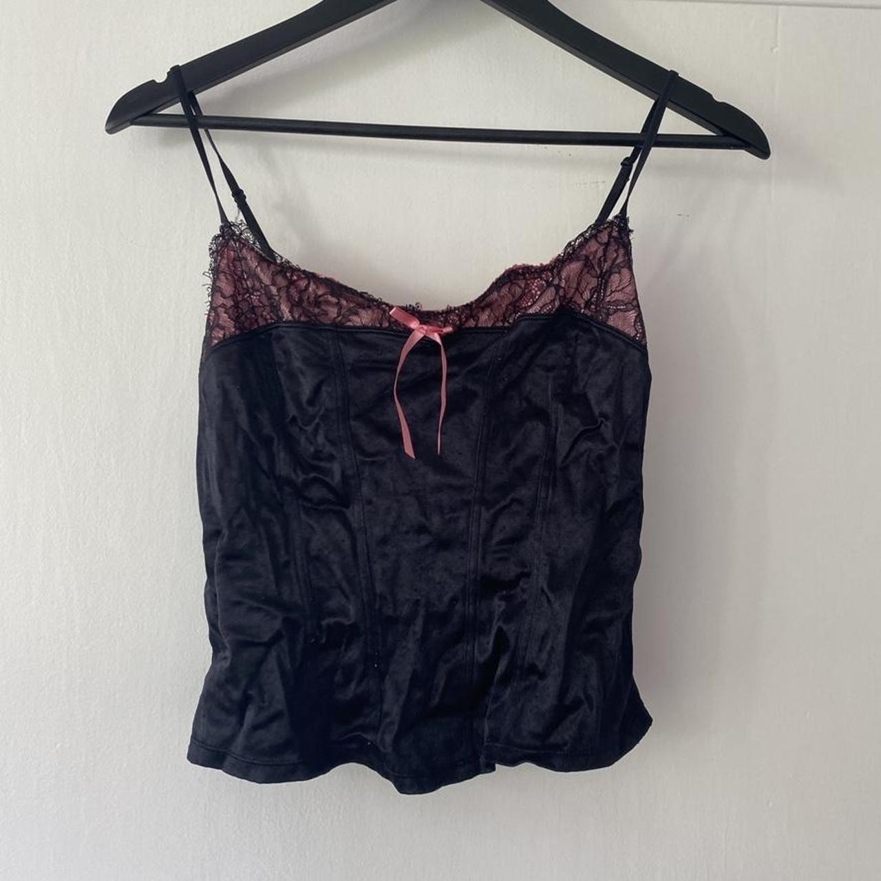 Pink and black laced top No tag Has some pilling - Depop