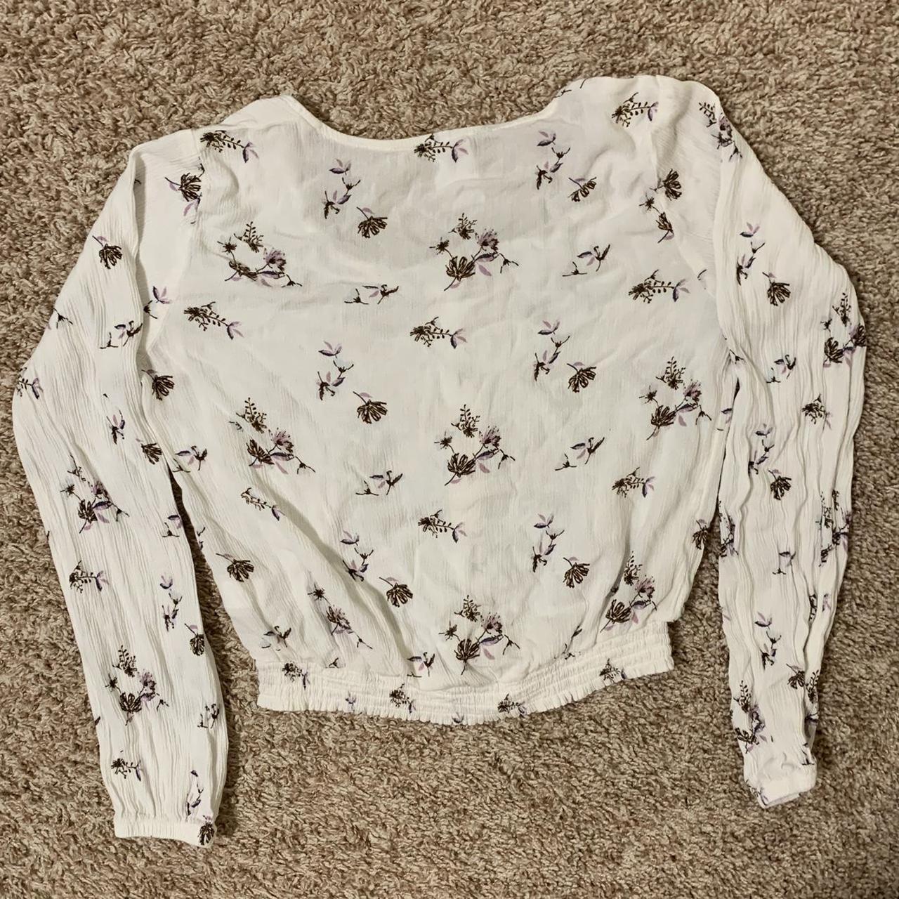 Product Image 2 - 🌻Floral design blouse🌼

-Size XS or