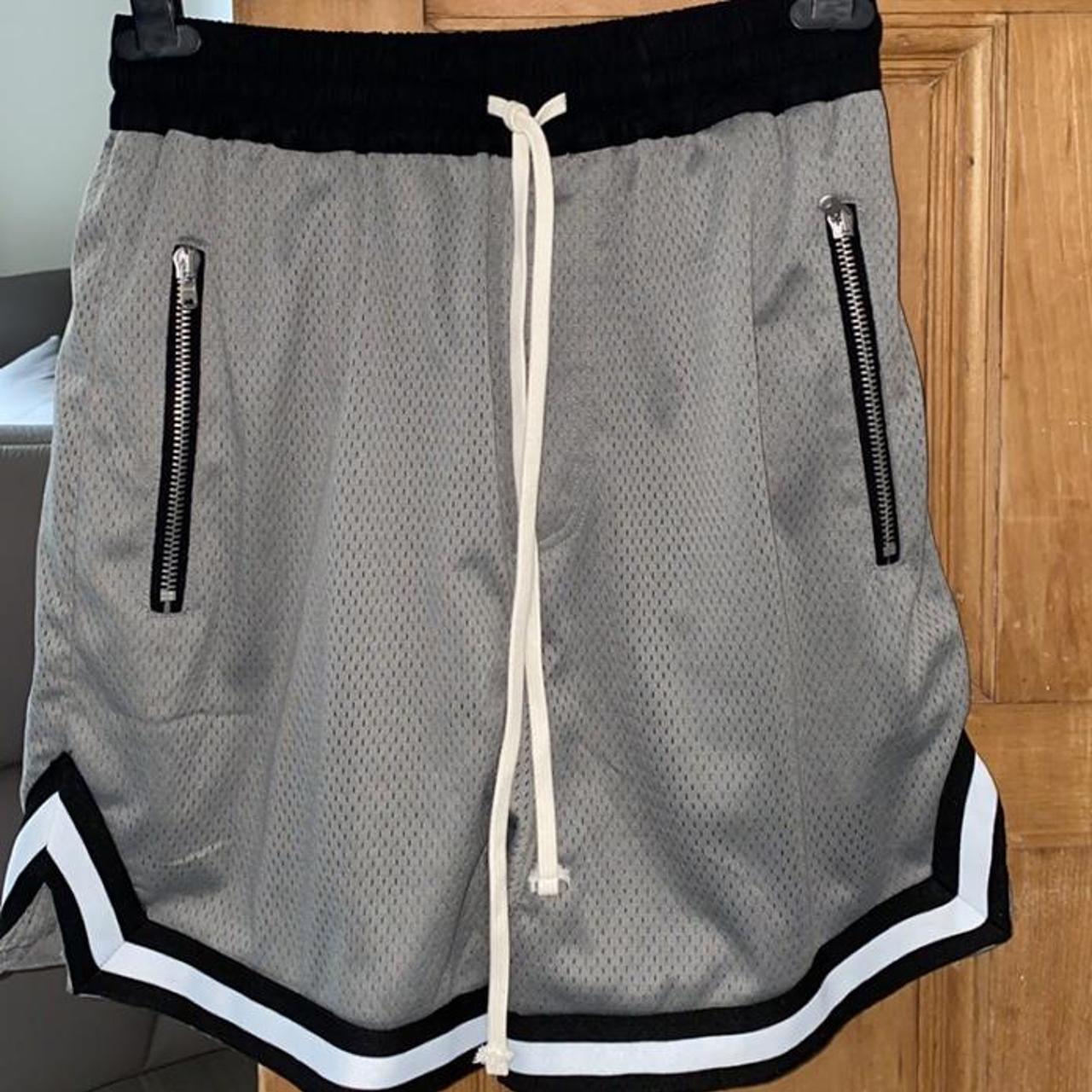 Mens basketball shorts Size:L Brand new without tags - Depop