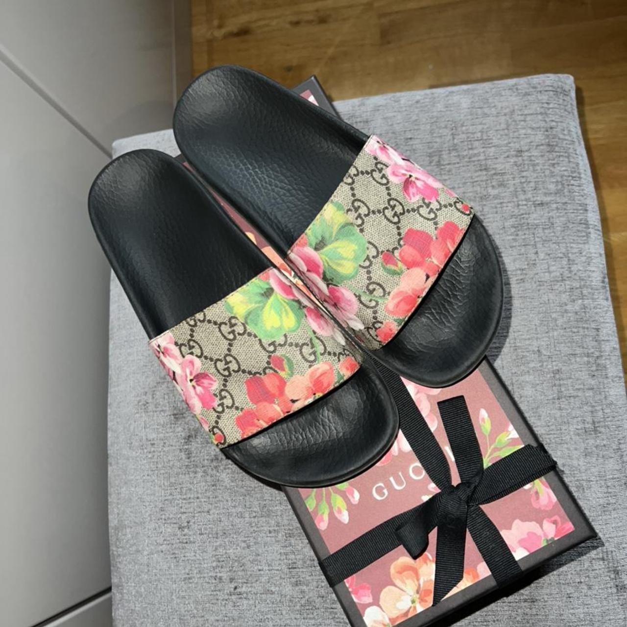 Gucci GG Blooms Supreme floral slide sandal UK... - Depop