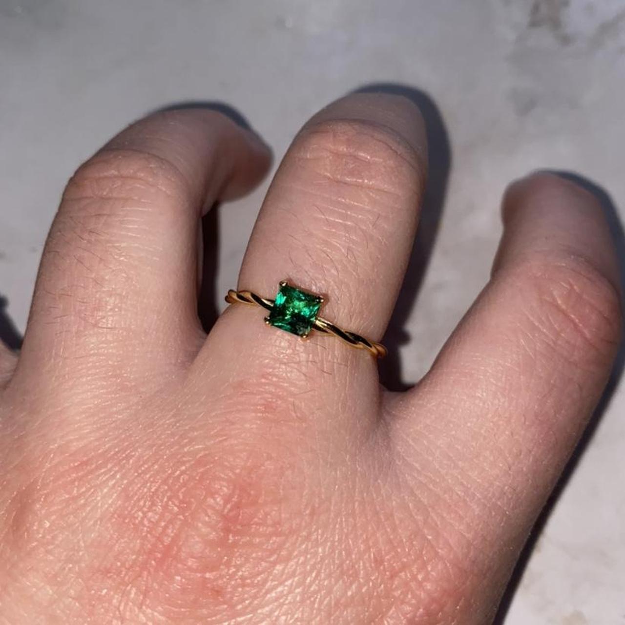 Product Image 1 - 🤍emerald green ring with gold
