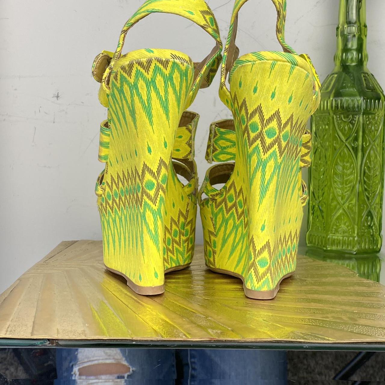 Product Image 3 - Yellow and green Dollhouse🪆7in wedge