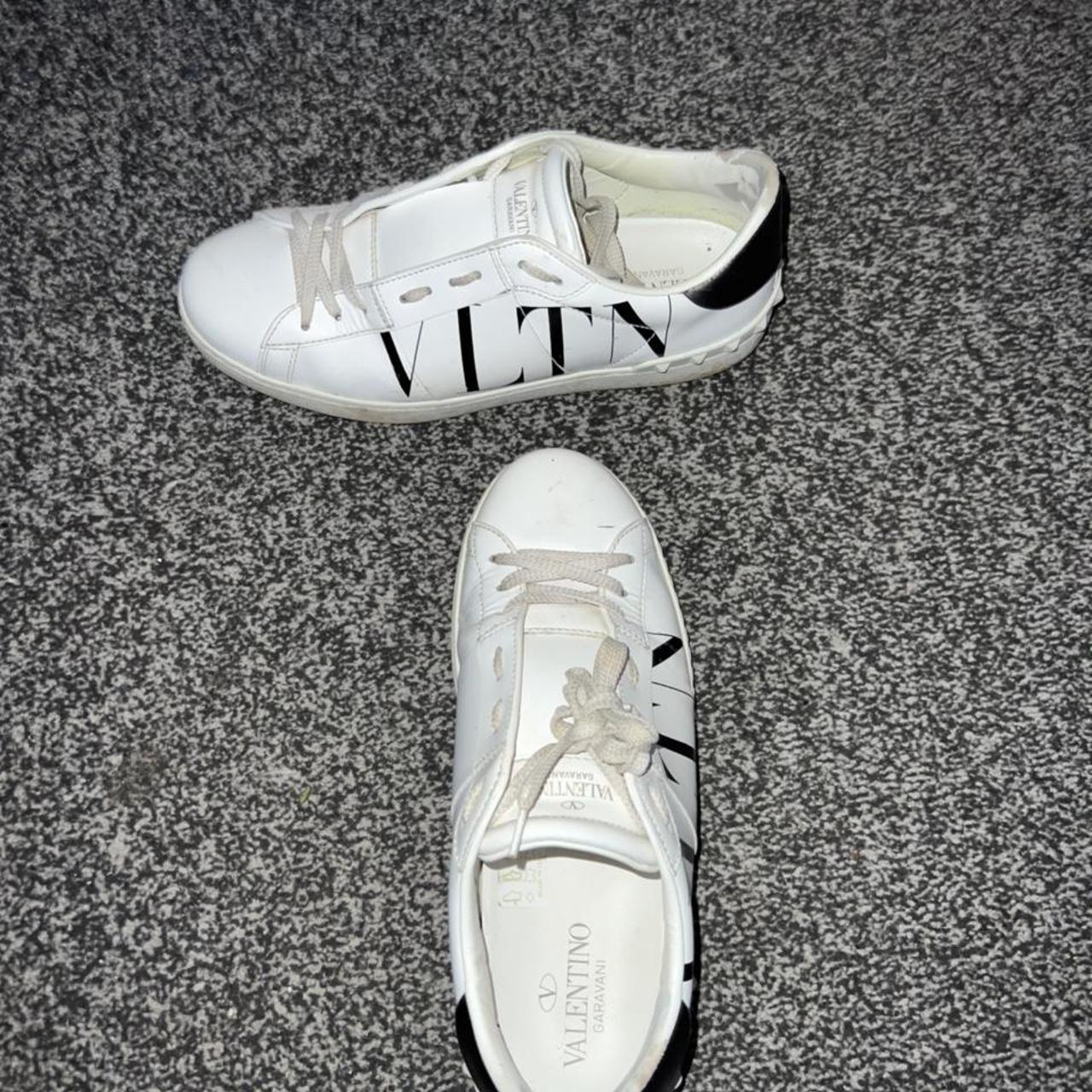 Mens white Valentino trainers bit of wear inside