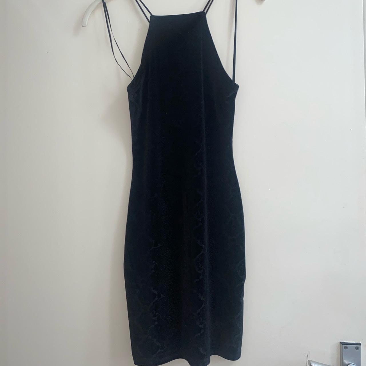 H&m black velvet discount dress