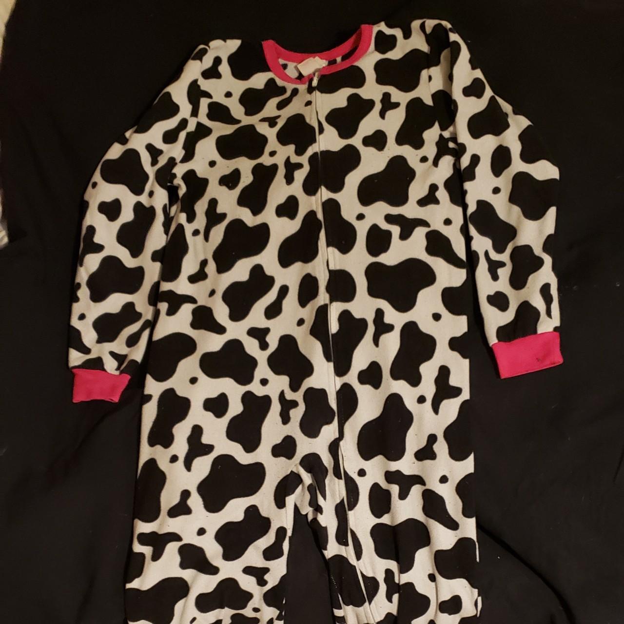 Size large in girls juniors, a cow footie pajamas... Depop