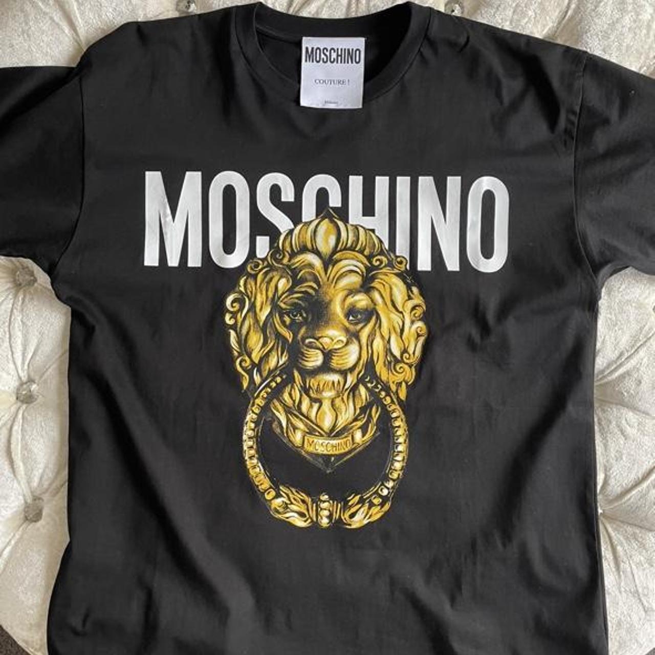 Moschino lion logo print t-shirt #moschino Depop