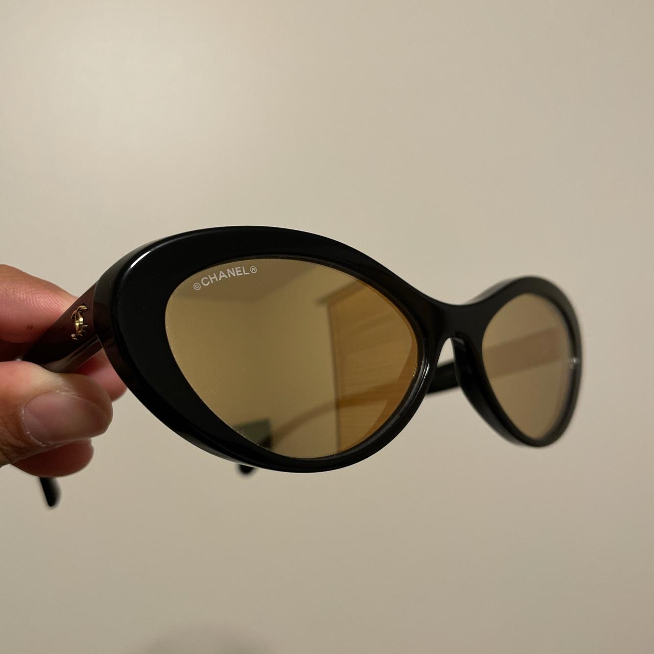 Trendy Chanel oval sunglasses, Style number