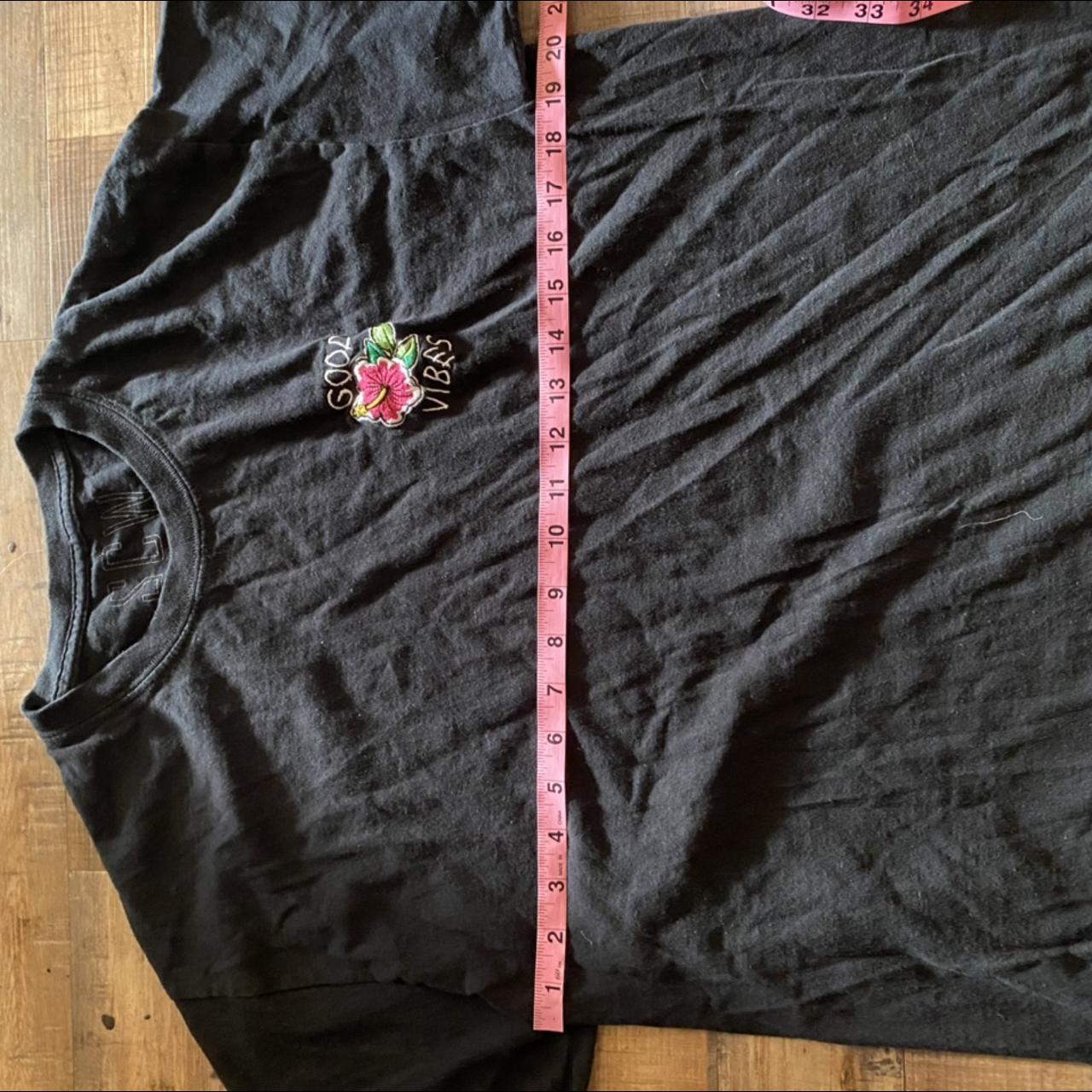 Women's Black and Pink T-shirt (3)