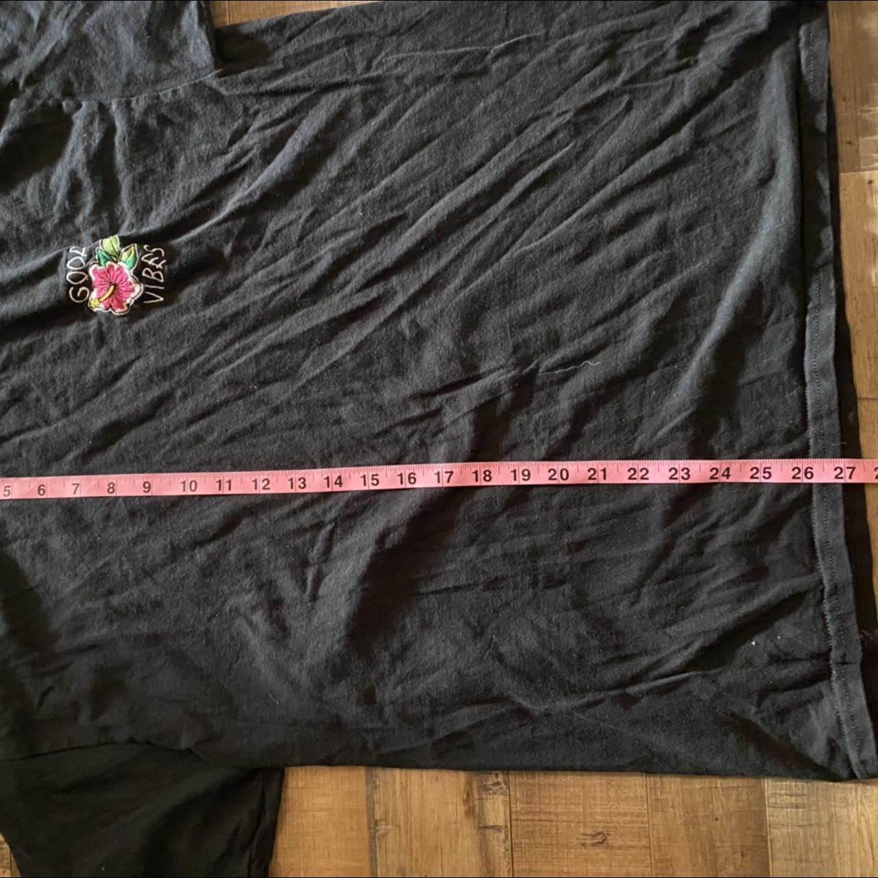 Women's Black and Pink T-shirt (4)