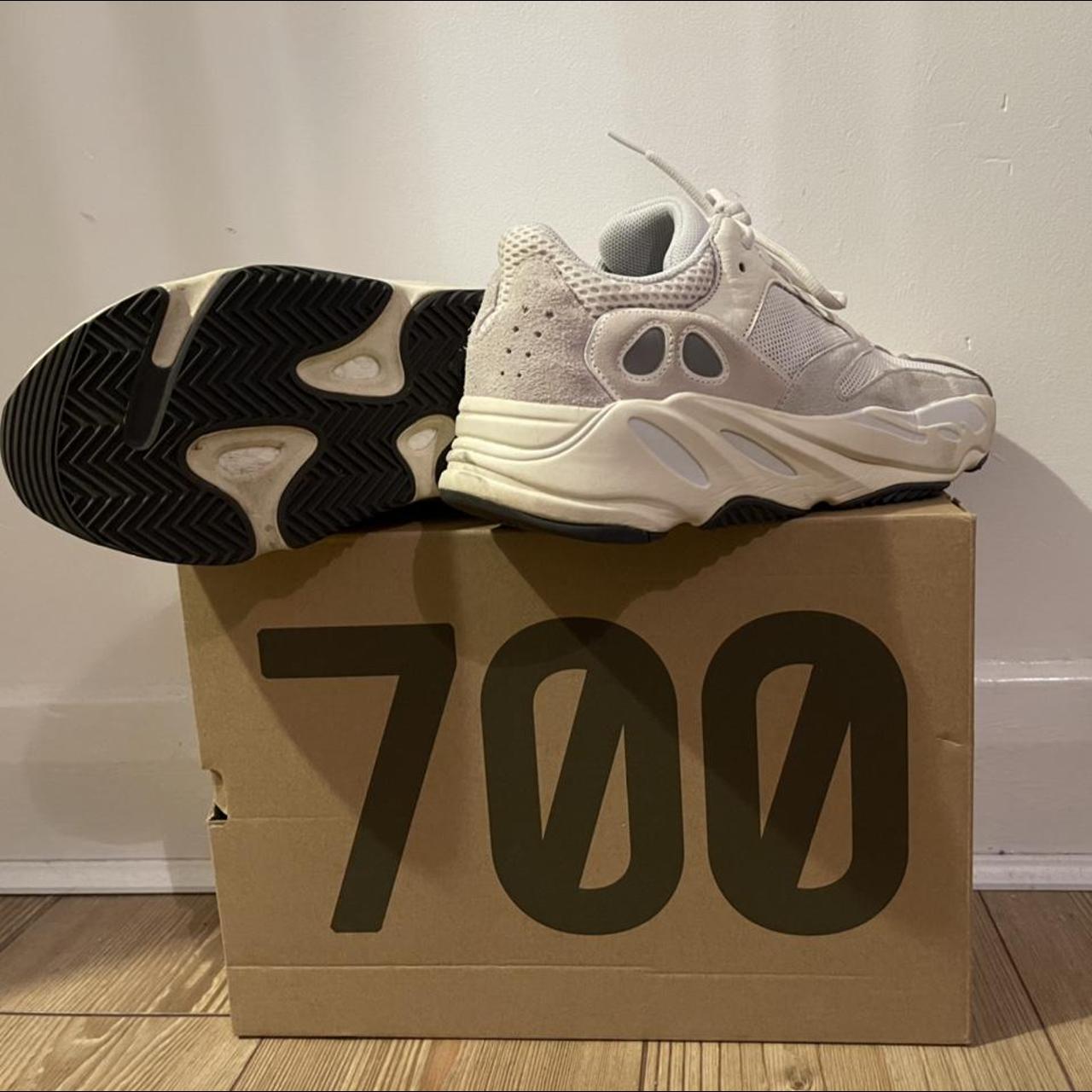 yeezy 700 cream white