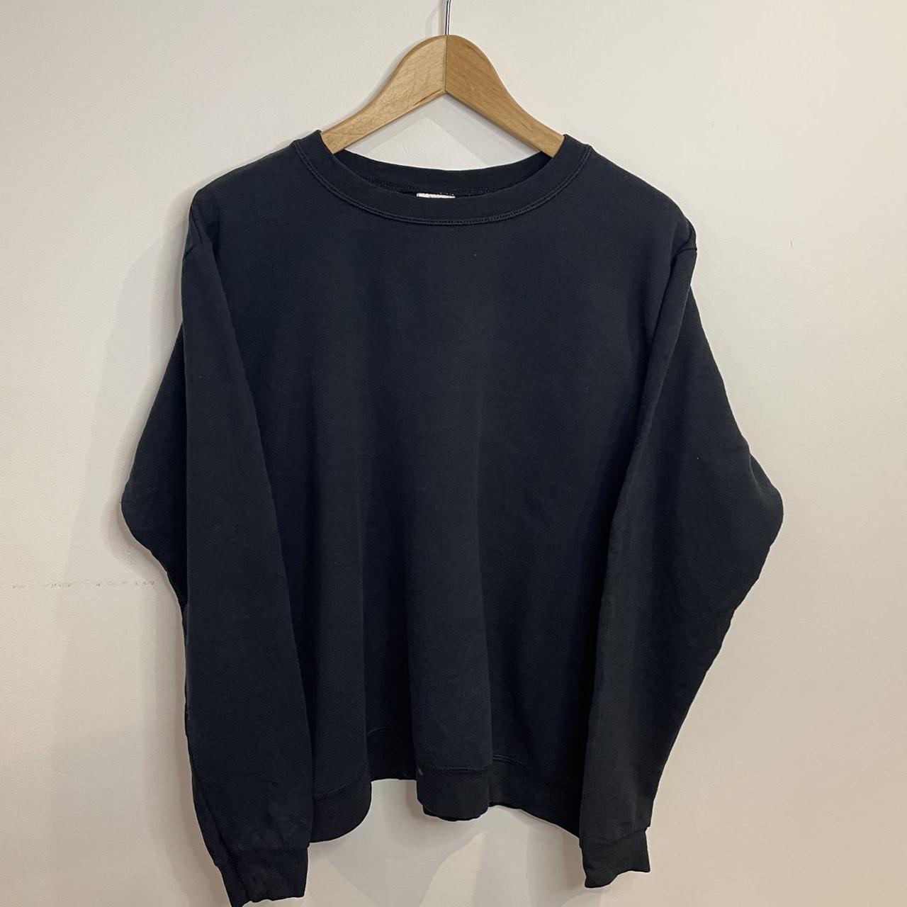 Plain Black Gildan sweater SIZE LARGE Great... - Depop