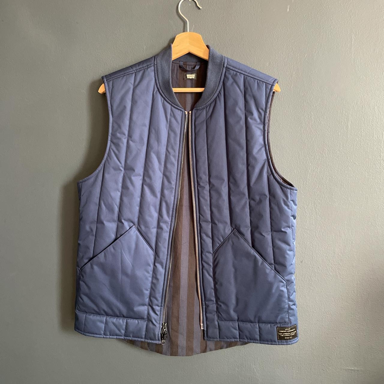 Levi's Men's Navy Gilet | Depop