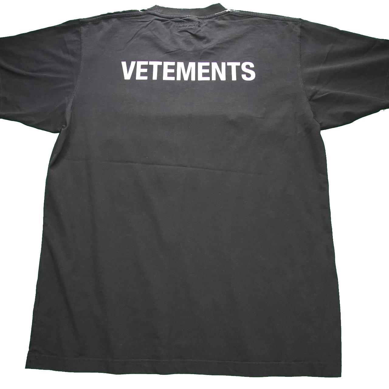Vetements Men's Black T-shirt (2)
