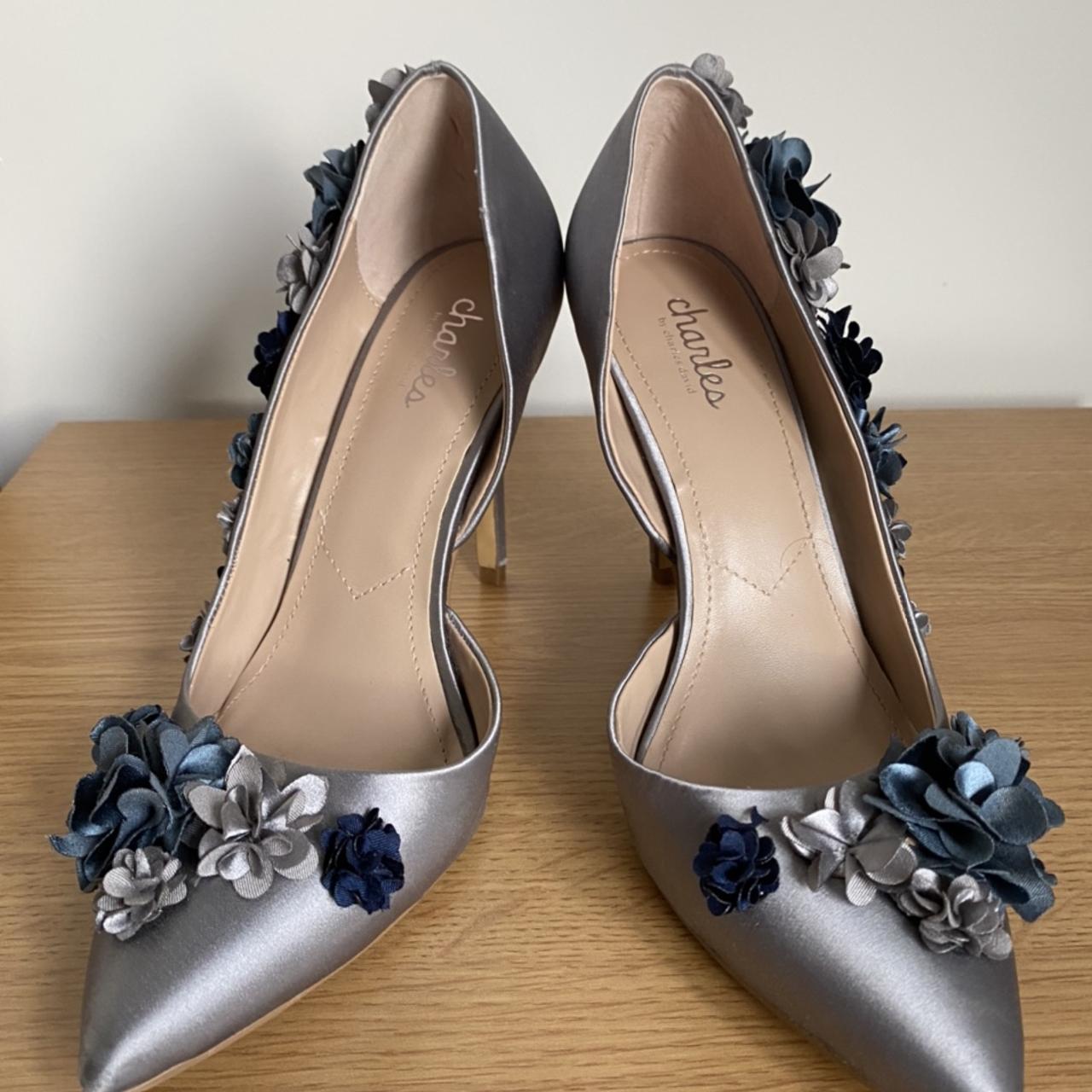 Metallic blue heels with floral detail - Depop