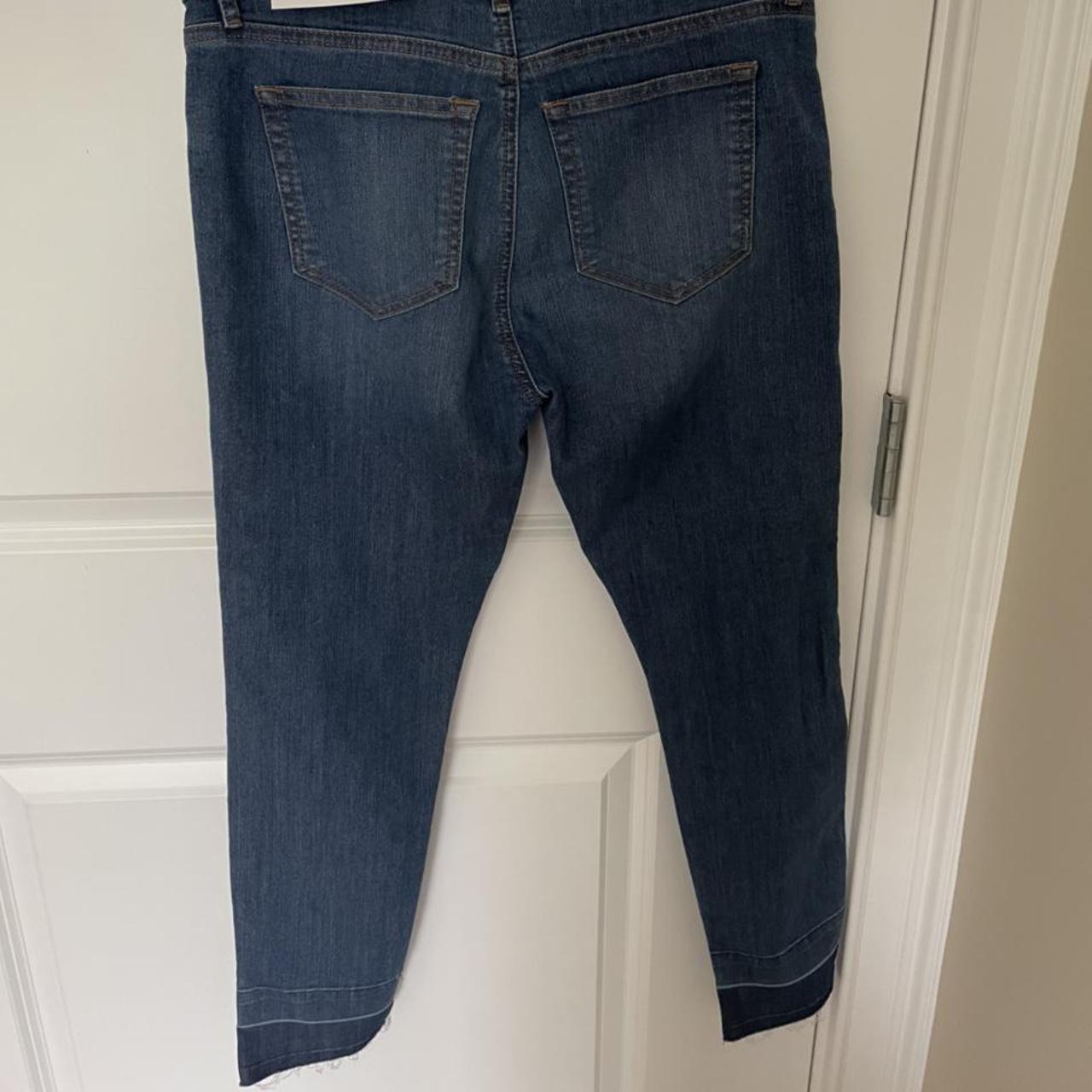 LOFT Women's Navy Jeans Depop