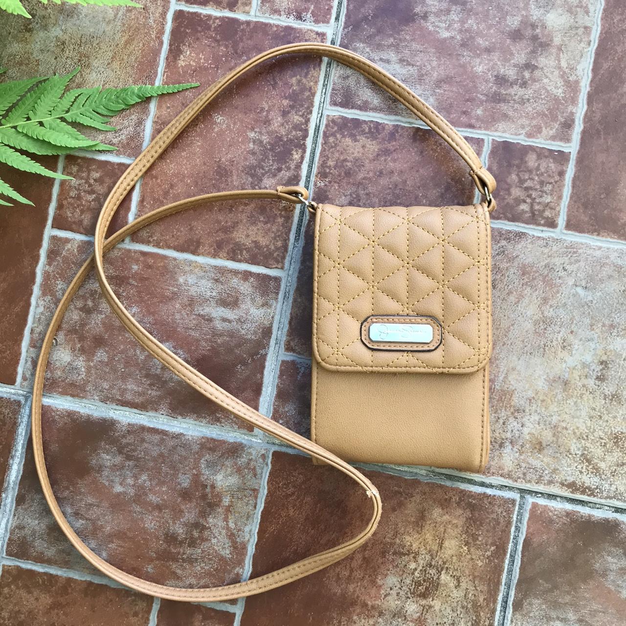 Jessica Simpson Crossbody bag ✨Never been used ✨Has - Depop