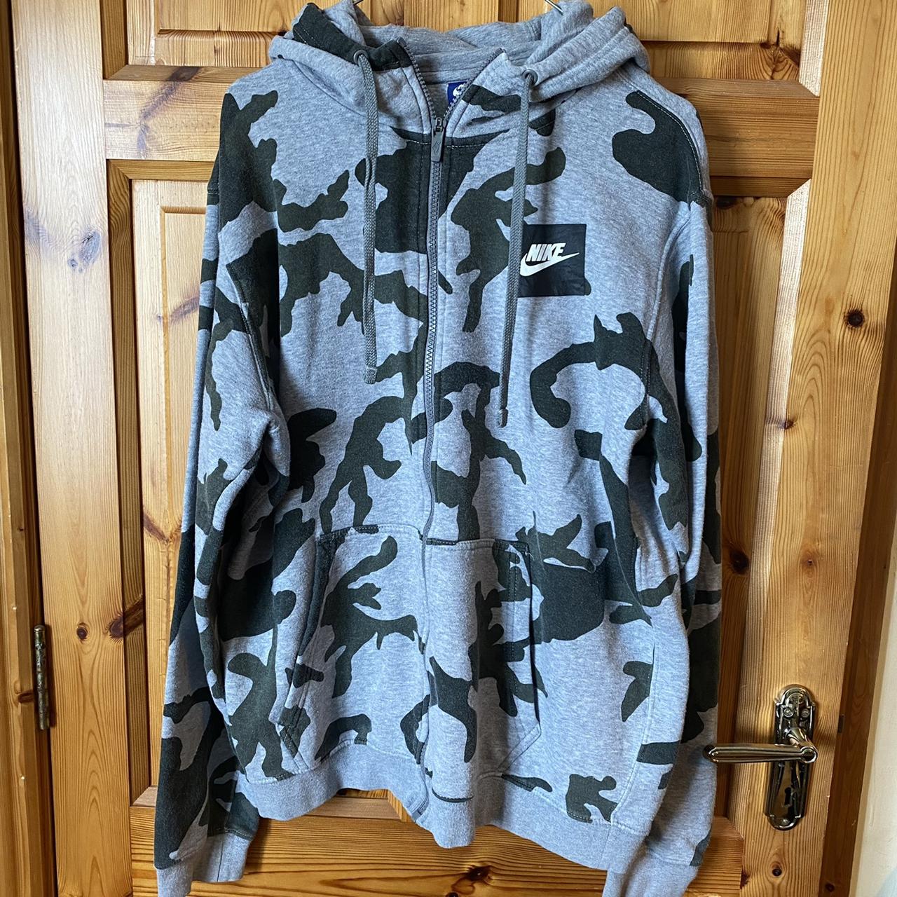 Nike blue camo deals hoodie