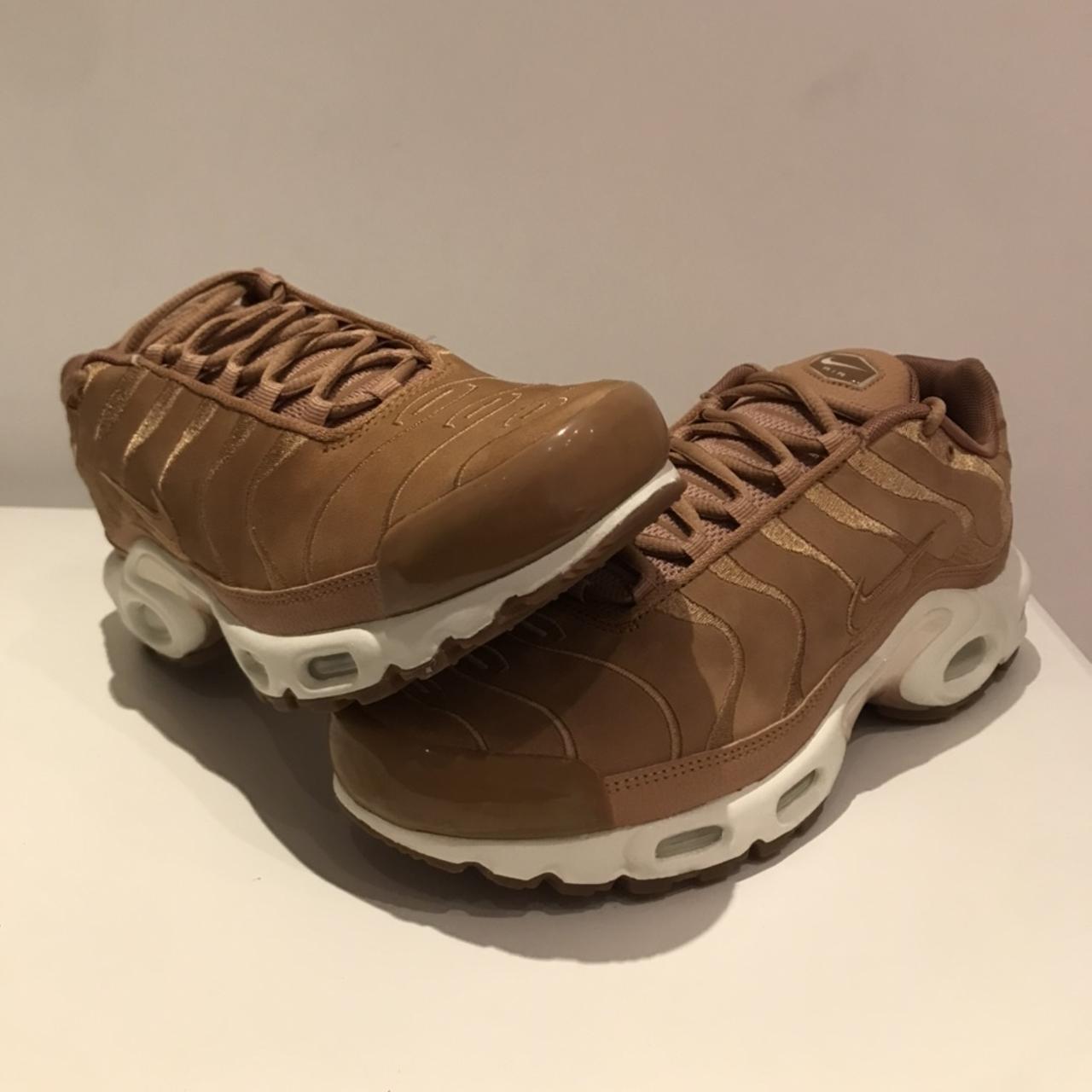 Tan air max on sale plus