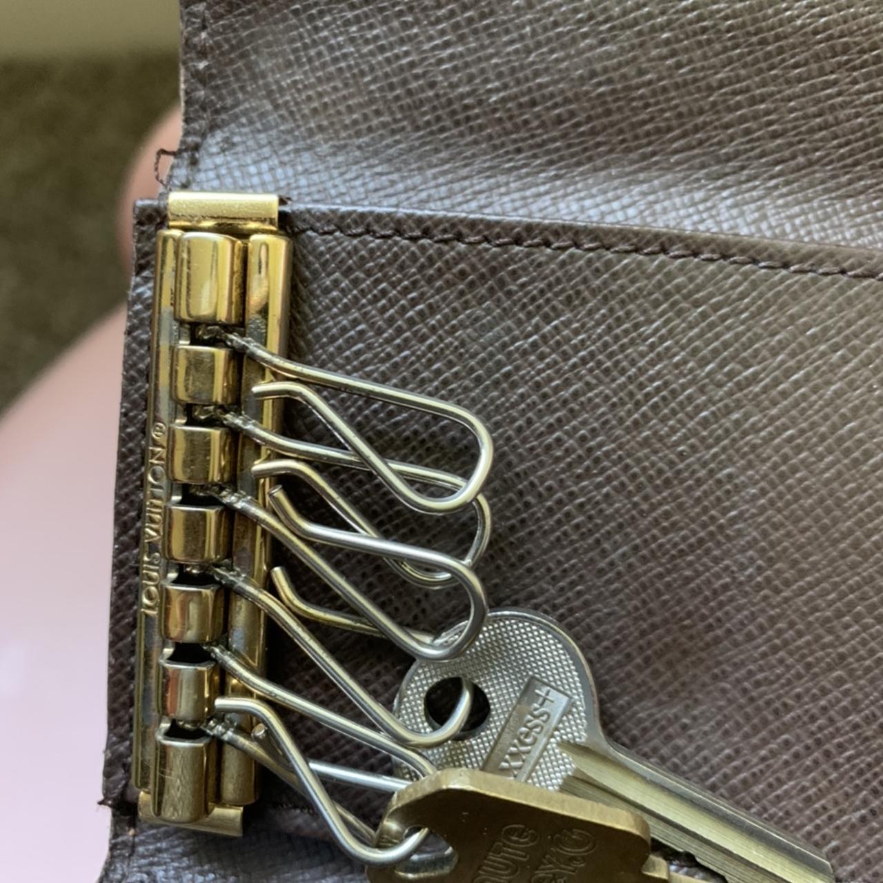 Louis Vuitton 6 key holder *older version* really - Depop