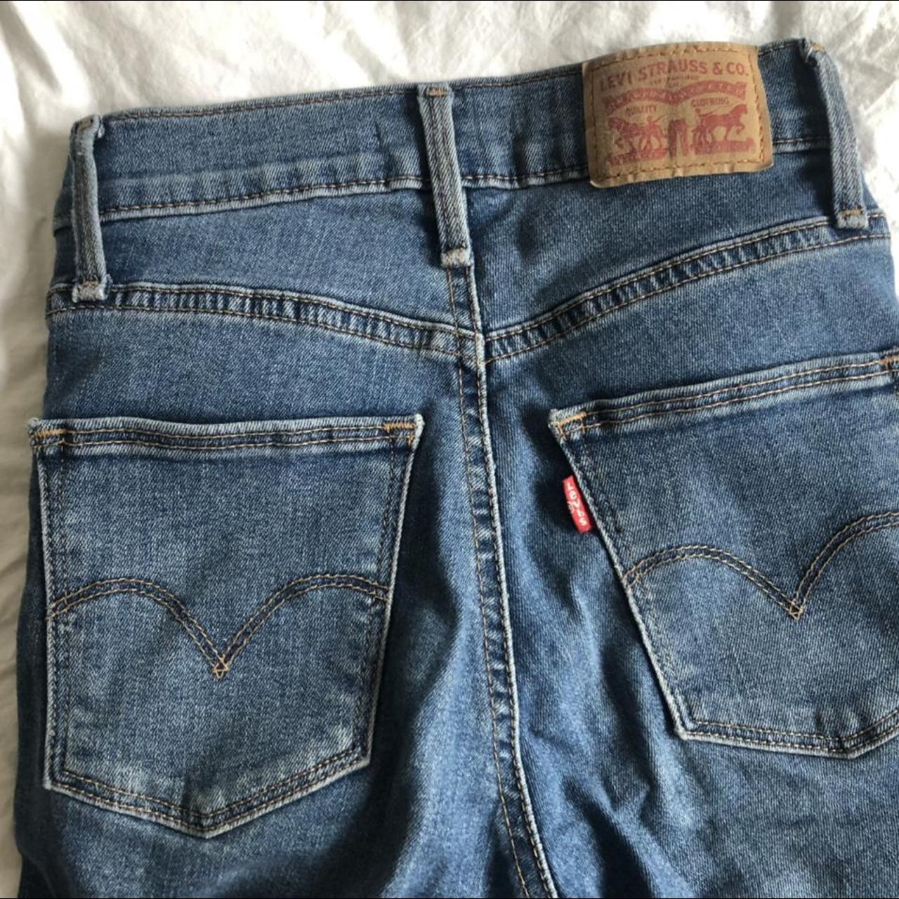 Levi's Women's Blue Jeans | Depop