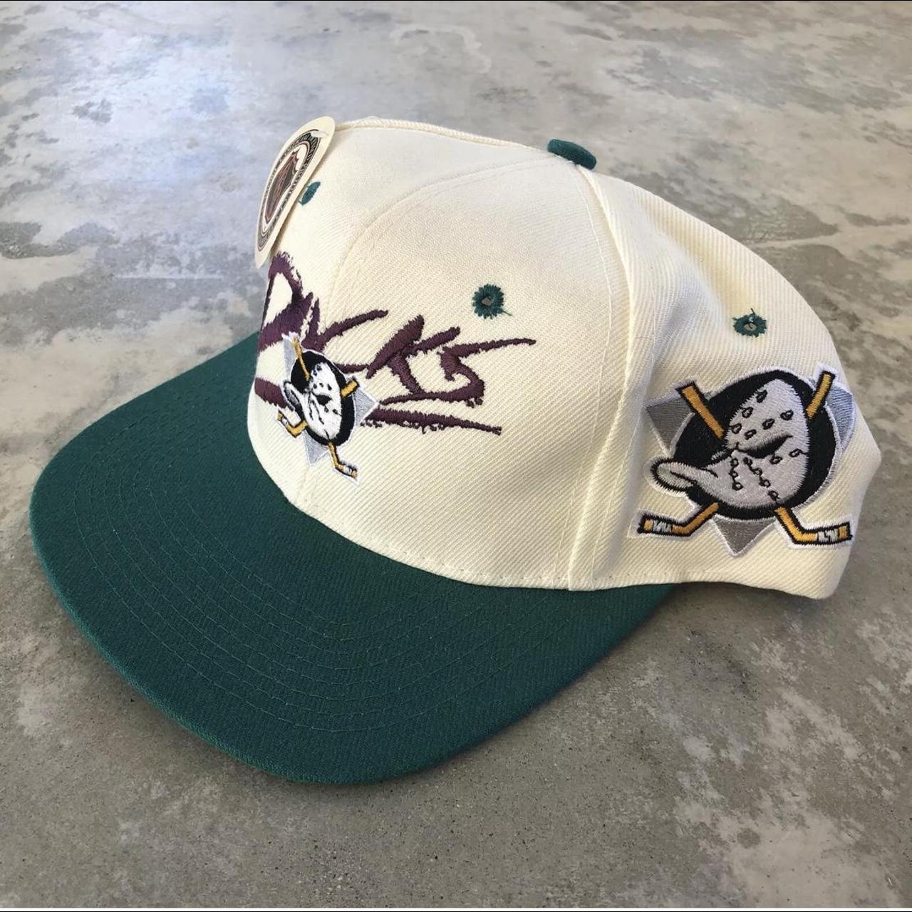 Vintage 90's Mighty Ducks Snapback $25 DM if interested or