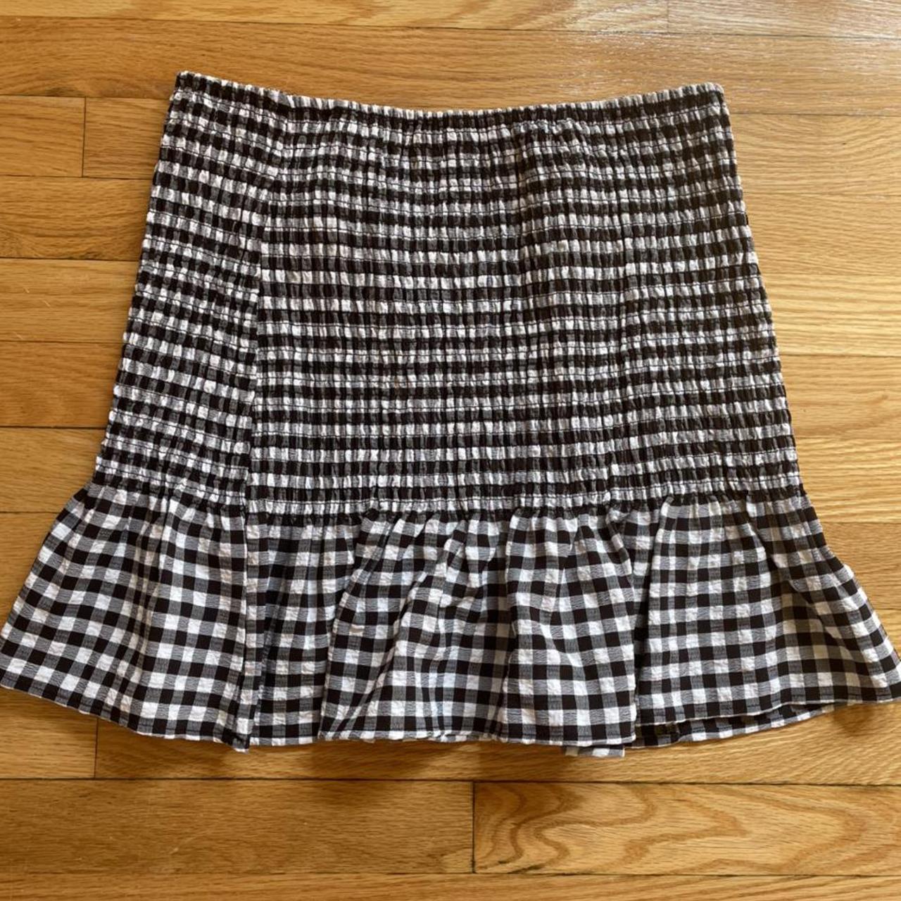 H&M black and white checkered smocked skirt Never... - Depop