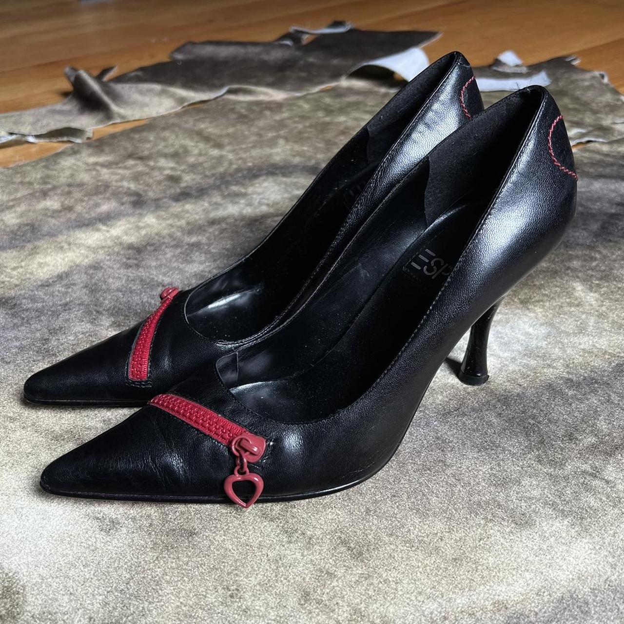 Esprit black leather heart zipper heels 💌🌹 Sz 7.5... - Depop