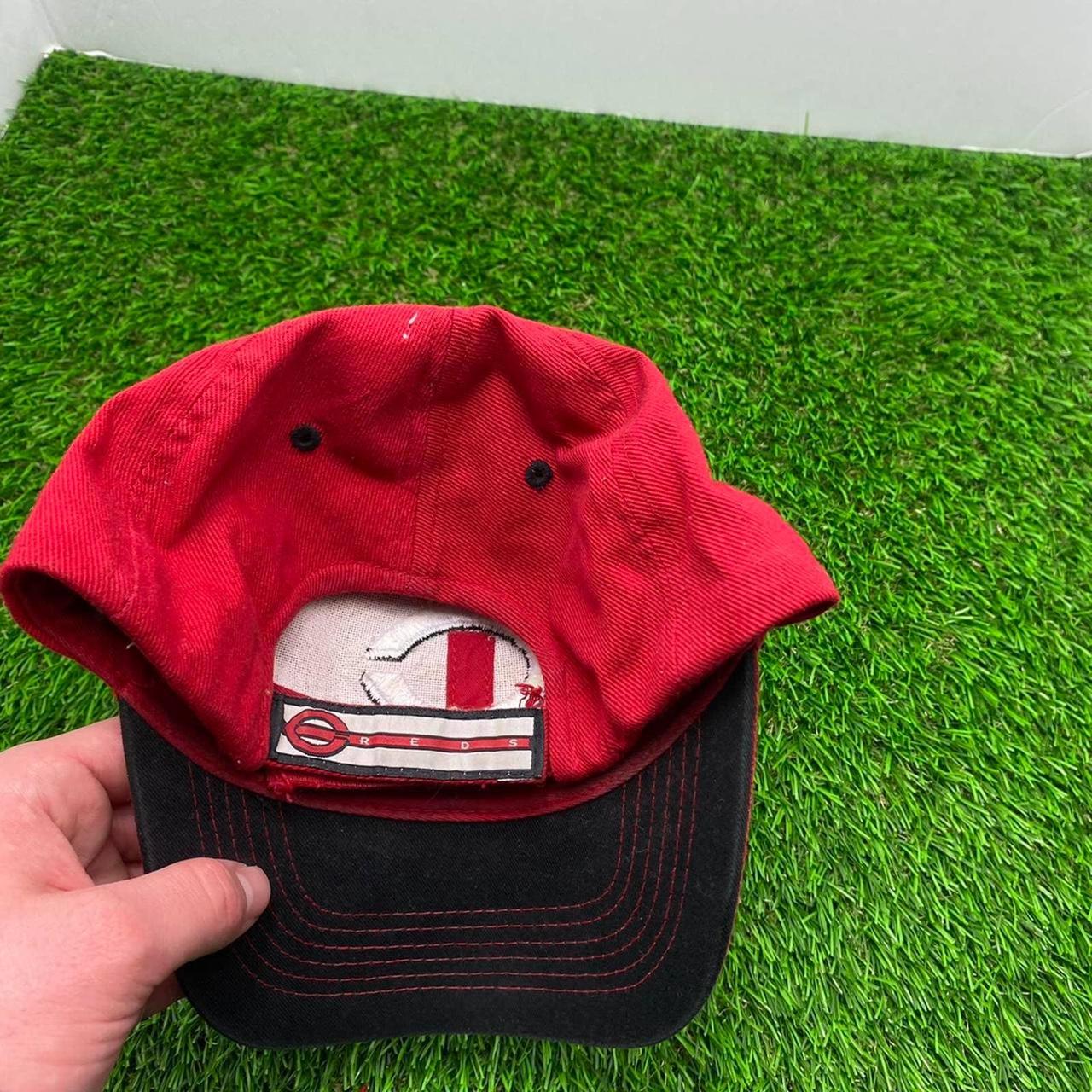 Large/extra large Cincinnati reds hat. About 5 yrs old - Depop