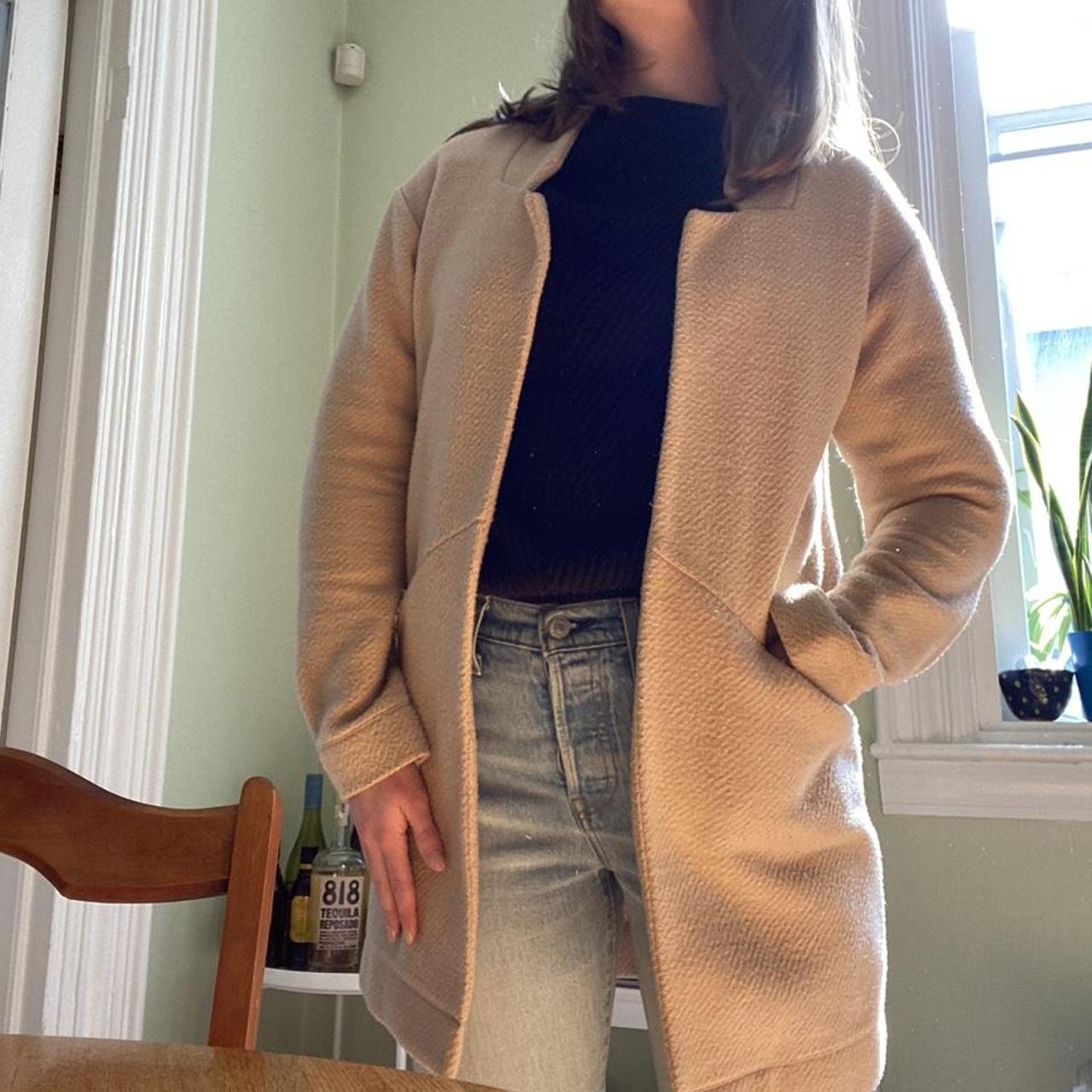 Express coat with detail line on the back Depop