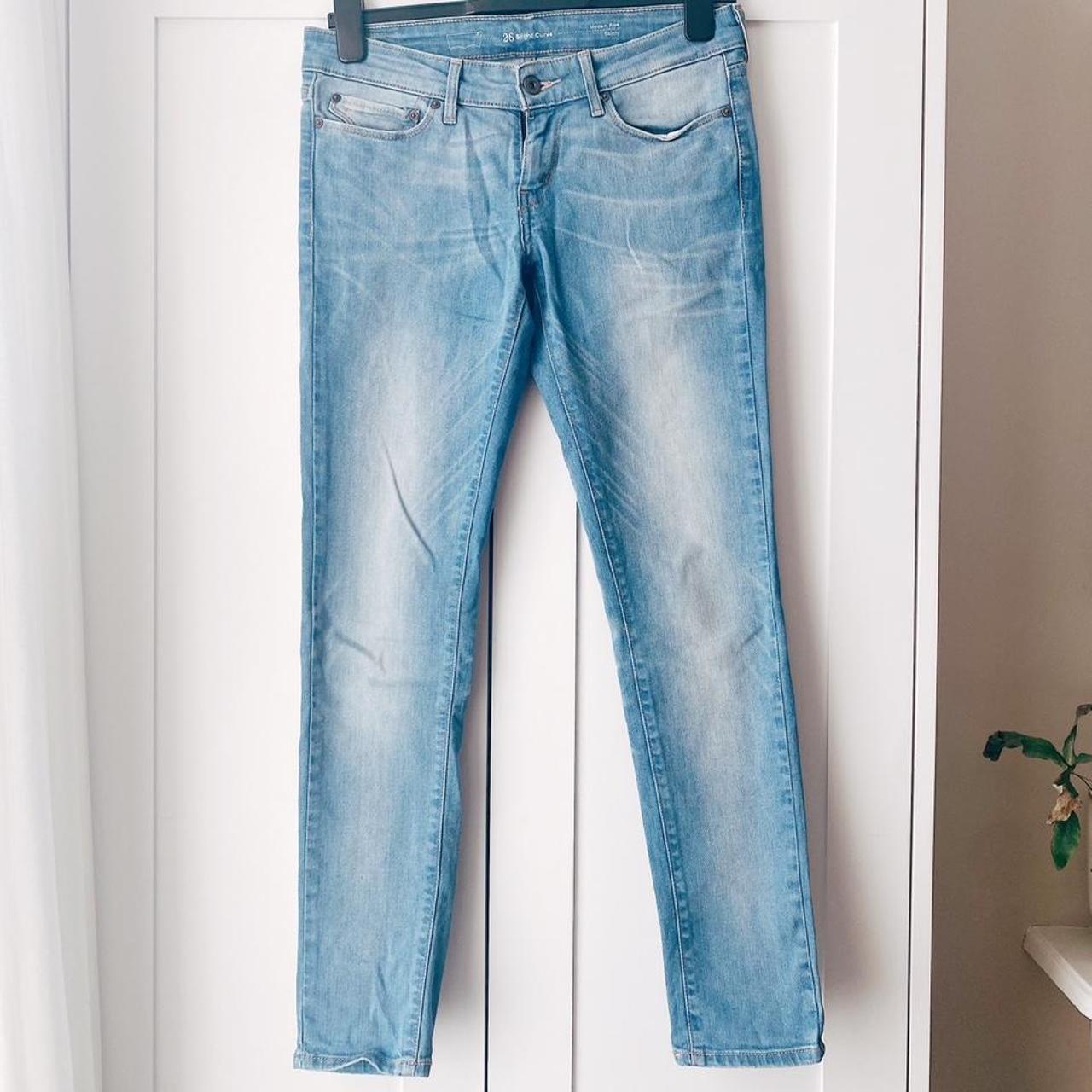 levi's slight curve