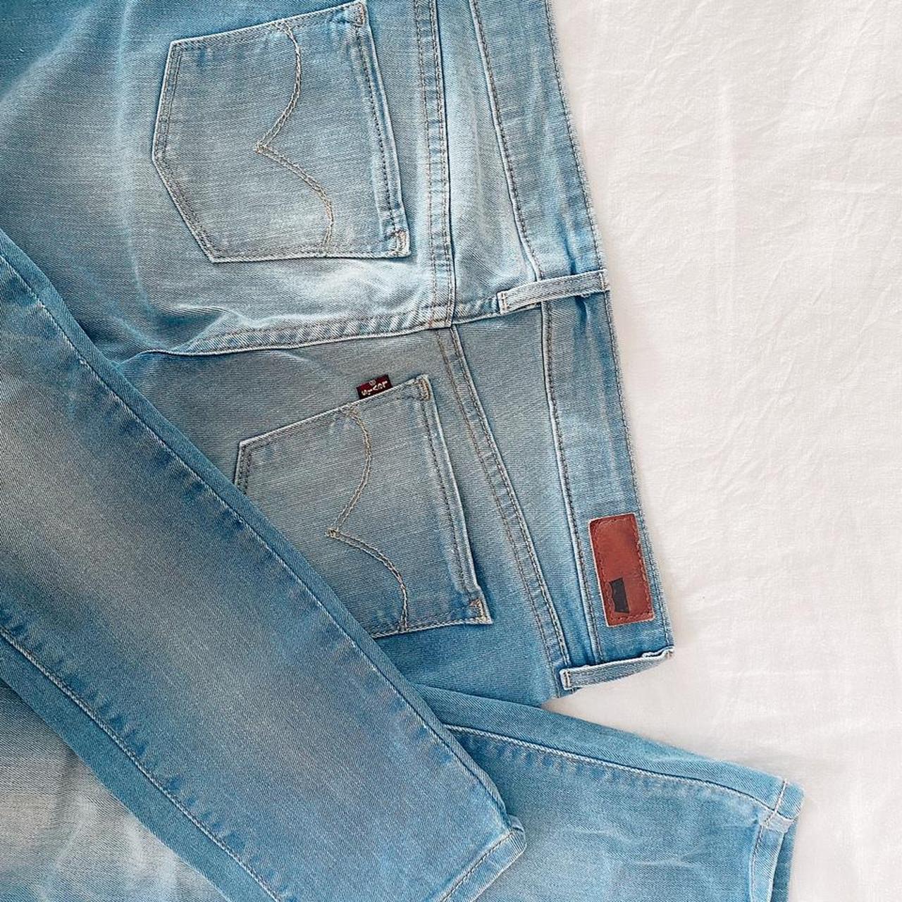 levi's slight curve