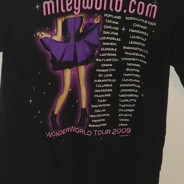 ♡ VINTAGE 2009 MILEY CYRUS ULTIMATE TOUR TSHIRT SZ - Depop