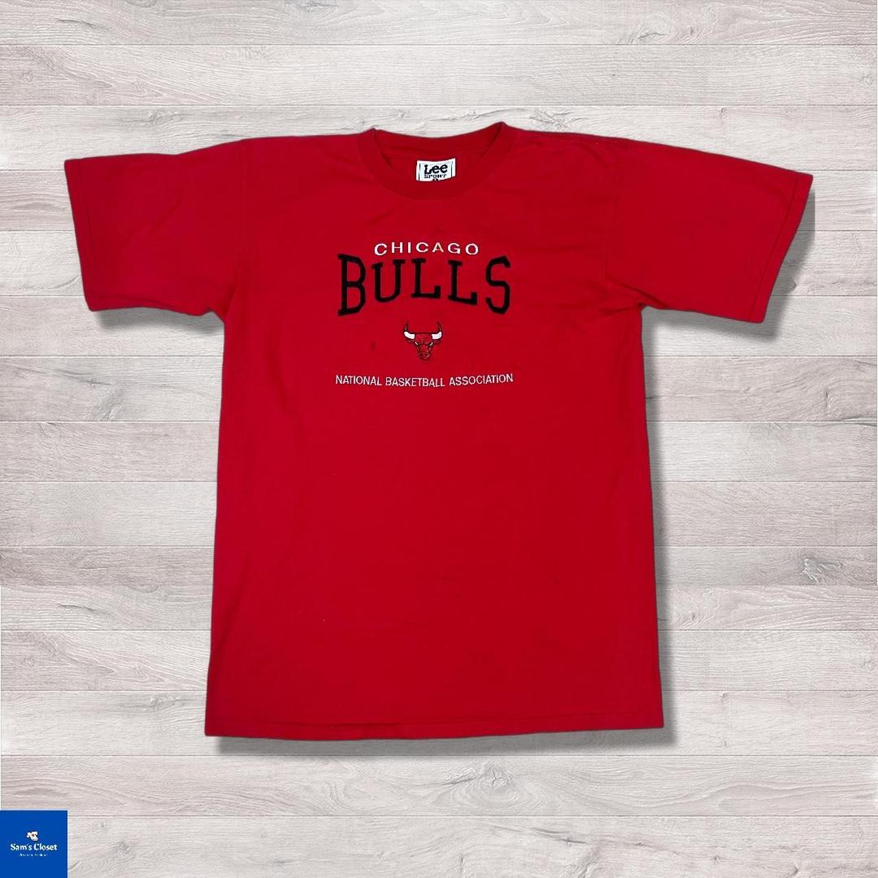 Chicago Bulls T-Shirt size M worn a few times i - Depop