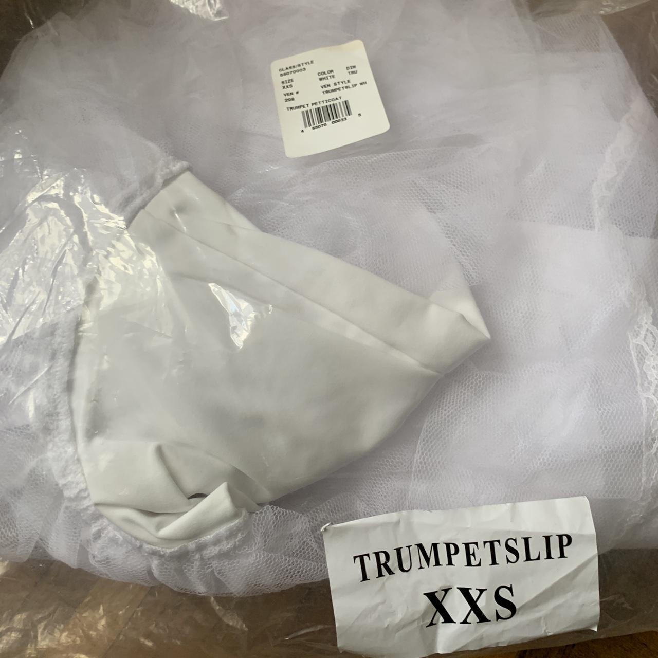 White petticoat trumpet slip, worn once for my - Depop