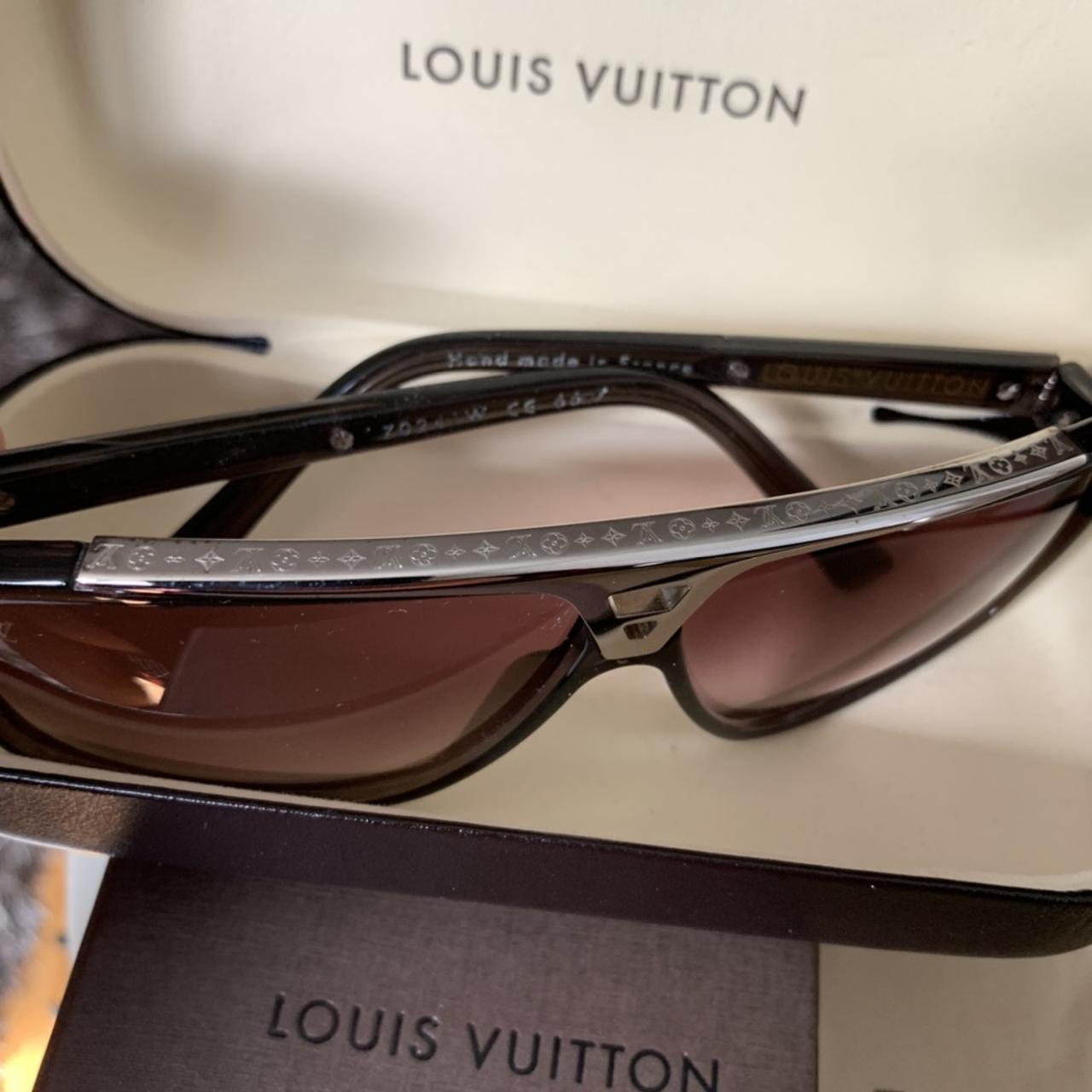I LOVE the Silver & Grey Evidence sunglasses from Louis Vuittonbut not  for $720.