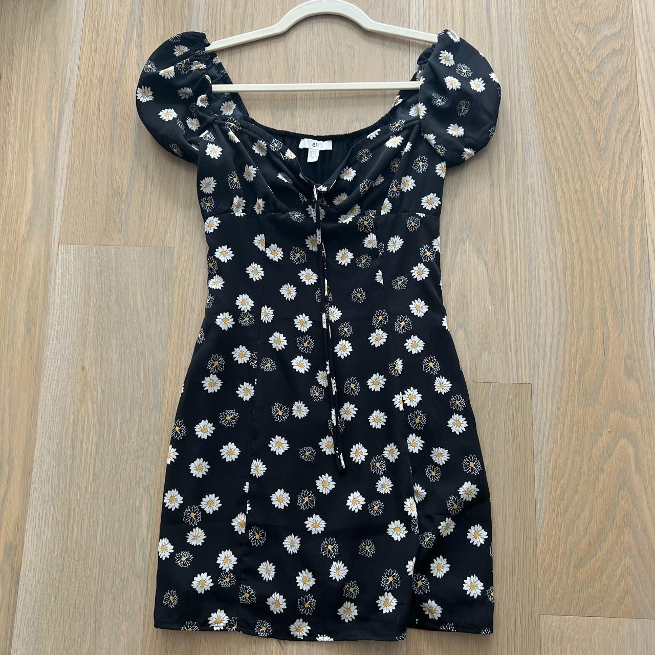 item listed by emmaschackart