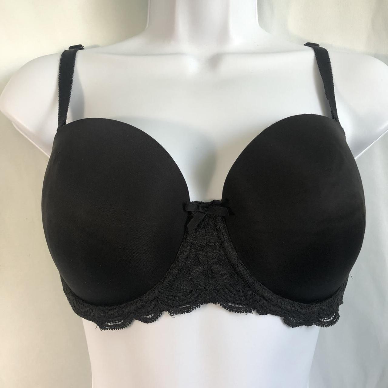 Victoria Secret bra -Size: 32 DDD -Have lace on - Depop