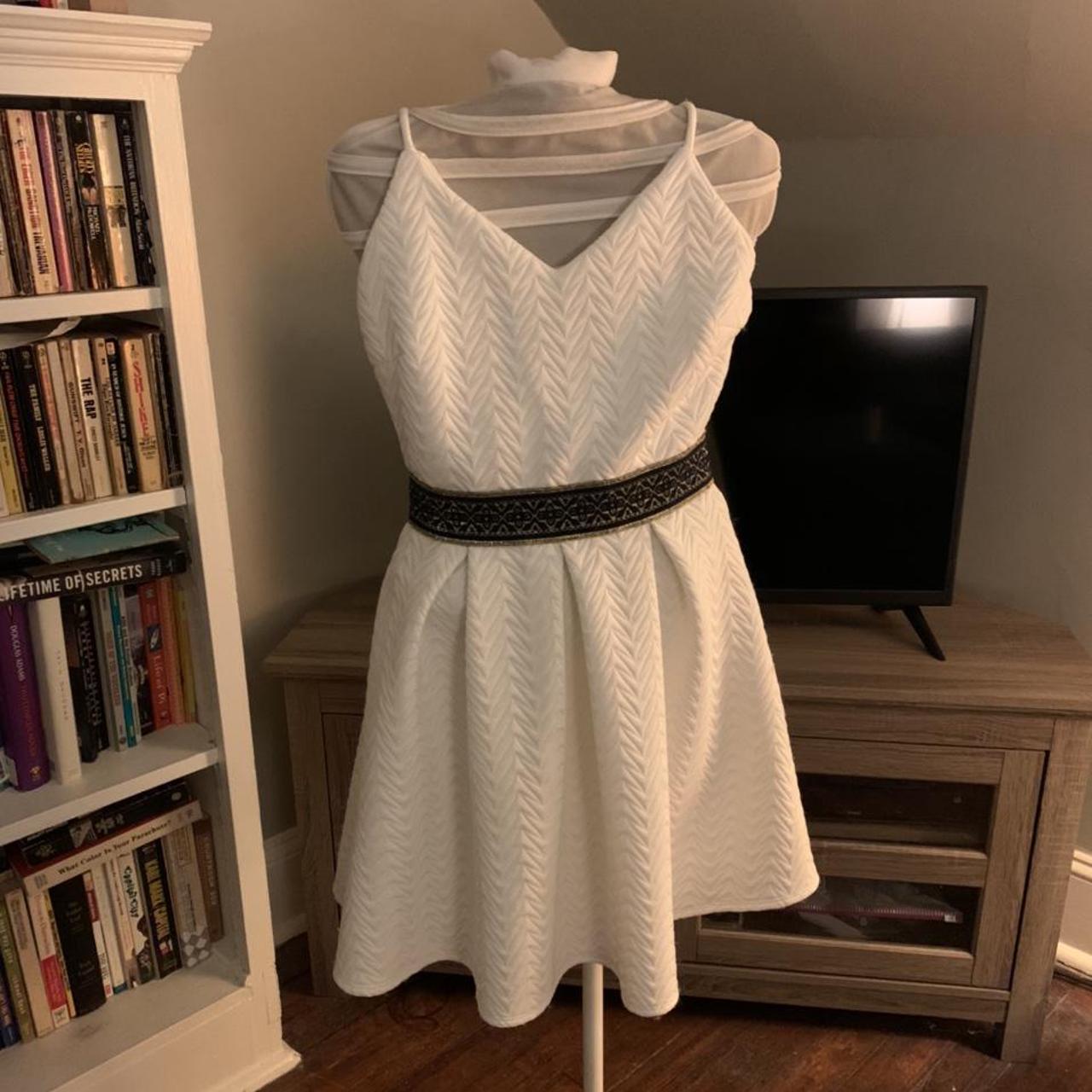 Product Image 1 - White dress
Thick and insulate great