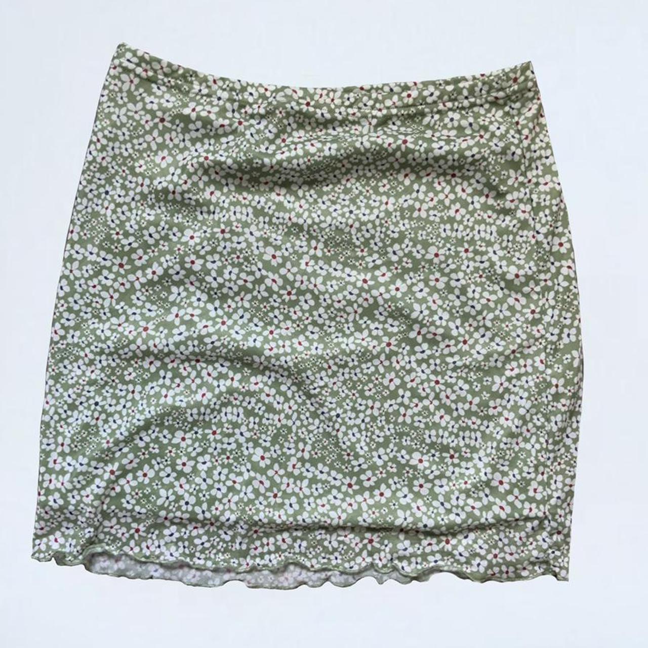 Product Image 2 - Super cute floral skirt 🤍
Size: