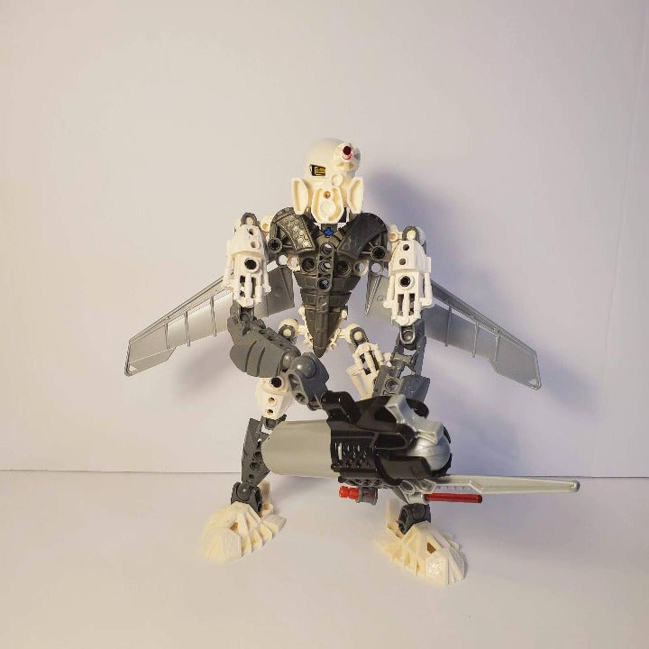 Landmand Ondartet tumor gennemse LEGO Bionicle 8685 Toa Phantoka Kopaka The figure is... - Depop