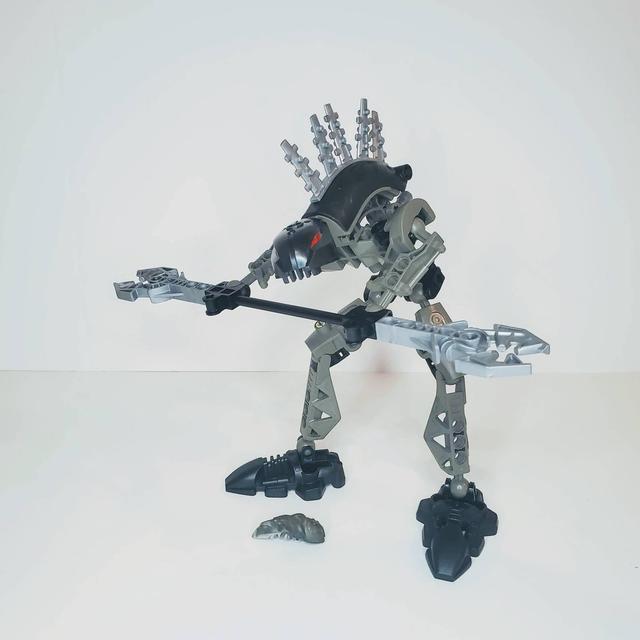 LEGO Bionicle 8592 Rahkshi Turahk, The figure