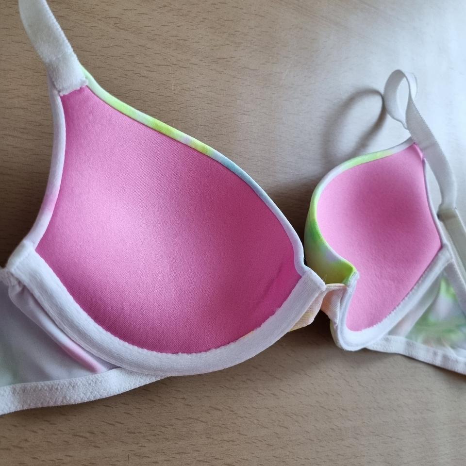 Cute Victoria secrets push up bra 32b #lingerie - Depop