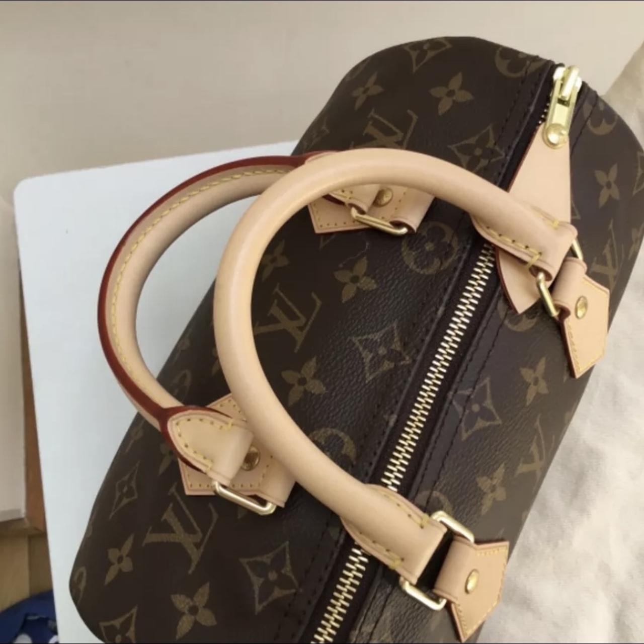 100% Authentic Louis Vuitton Jersey bag. No - Depop