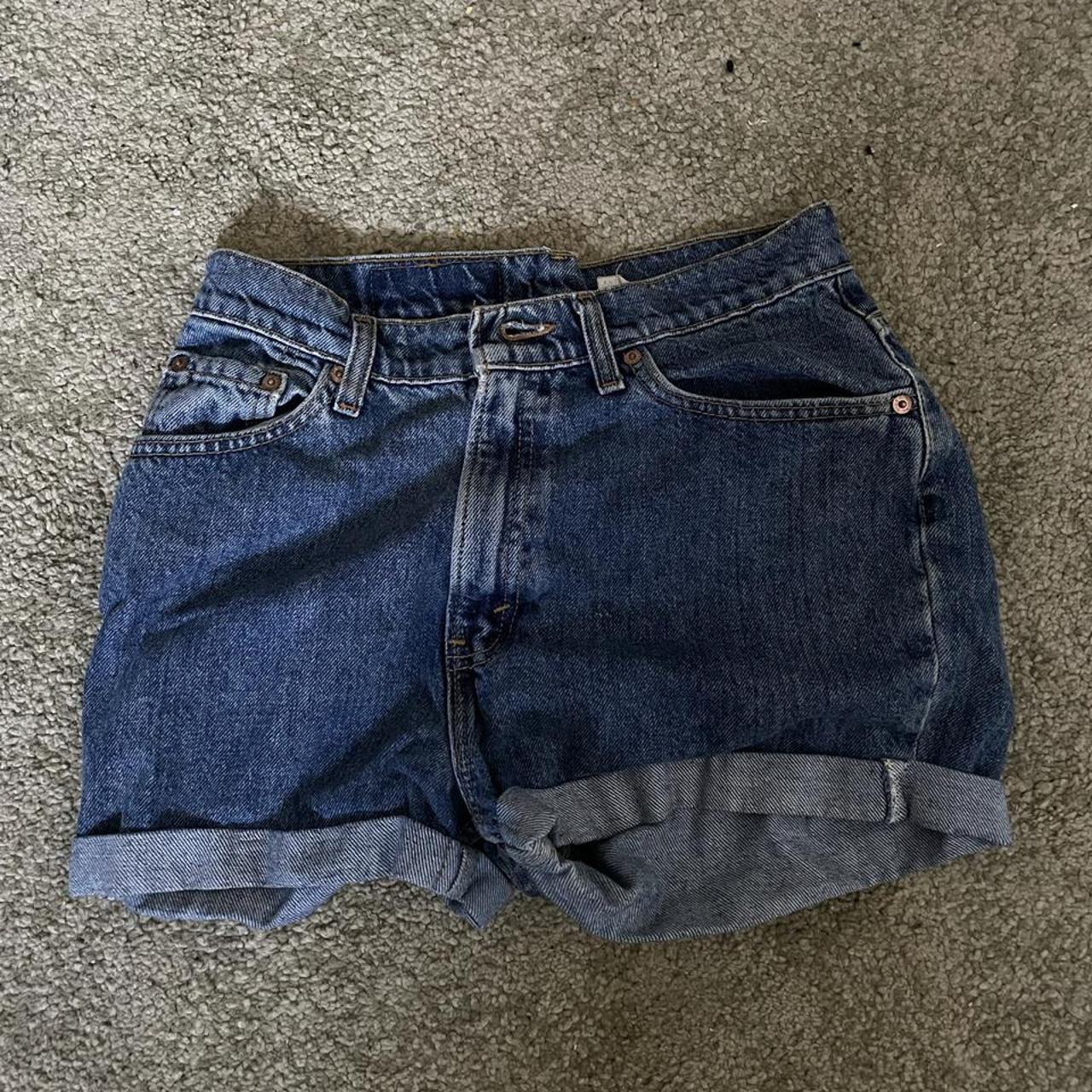 depop levi shorts